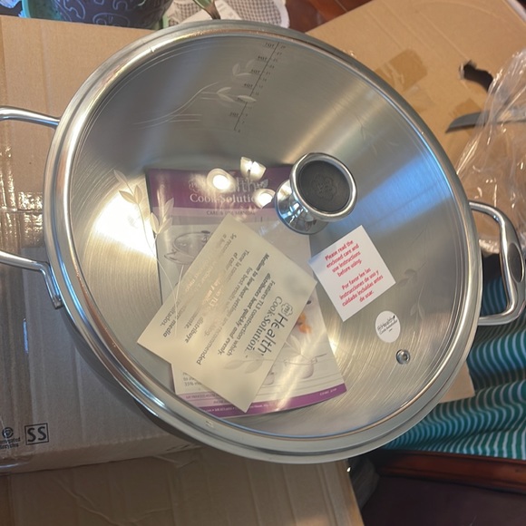 12´´ Princess House 8qt dutch oven pot, NEW with...